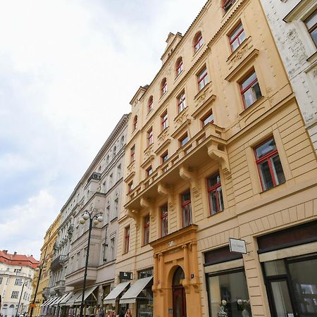 Stunning Charles Bridge Apartment Prag Exteriör bild